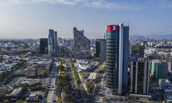 Fitch Ratings: Déficit fiscal del Perú pone en peligro su calificación crediticia