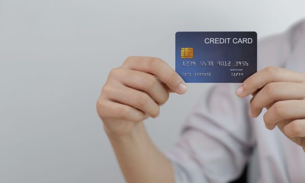Disminución del 6.1% en el uso de tarjetas de crédito en mayo de 2024