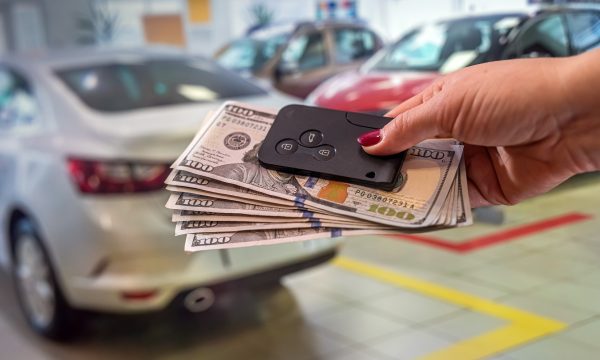 Precios de vehículos disminuyen en octubre