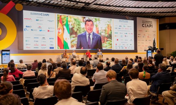 El presidente de Andalucía, Juanma Moreno, interviene en el VII Congreso Iberoamericano CEAPI, en junio de 2024 en Cartagena de Indias, Colombia