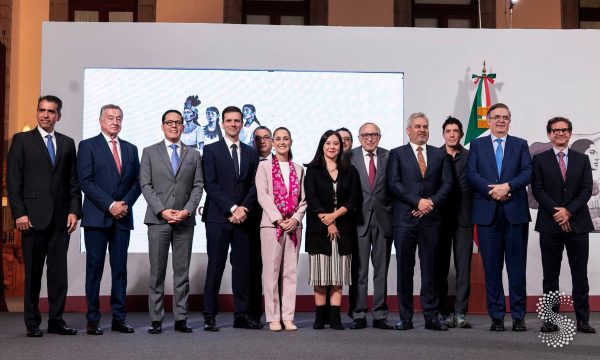 Cuatro farmacéuticas anuncian inversión de más de 12,000 mdp