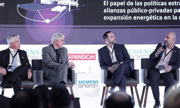 Líderes energéticos durante el foro Energy Talks 2025 de Siemens Energy en Ciudad de México.
