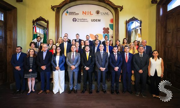 Presenta Gobernador Ponte Nuevo, Ponte Mundial al Consejo NL.