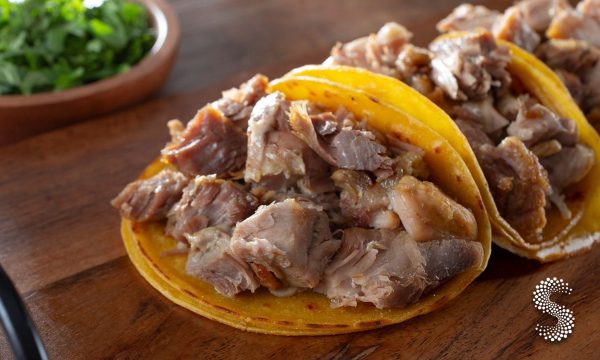 Certificación de Carnitas de Michoacán impulsa su protección y valor comercial: Sedeco.