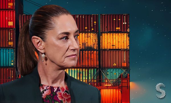 Claudia Sheinbaum en primer plano con fondo de contenedores de carga, en referencia a los aranceles de México a Corea del Sur.