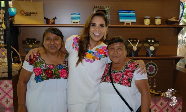 Mara Lezama impulsa la comercialización artesanal de "Hecho en Quintana Roo".
