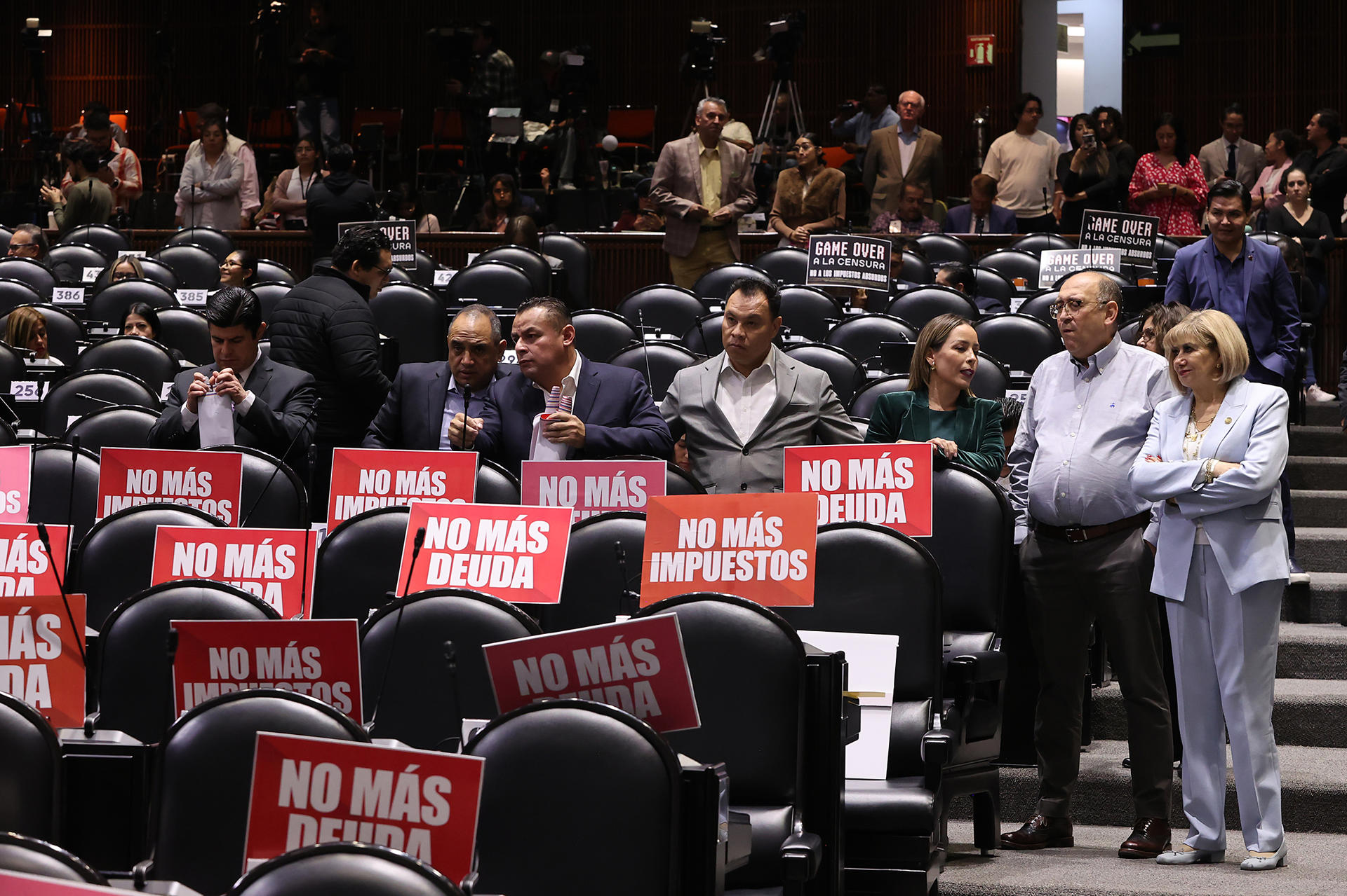 MEX5842. CIUDAD DE MÉXICO (MÉXICO), 16/10/2025.- Fotografía cedida por la Cámara de Diputados que muestra una sesión ordinaria este jueves, en Ciudad de México (México).