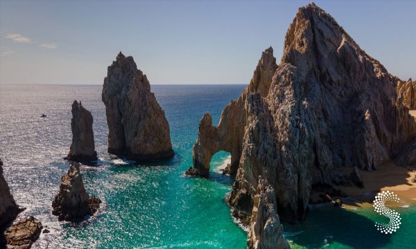 La SETUE impulsa el crecimiento económico y turístico en Los Cabos.