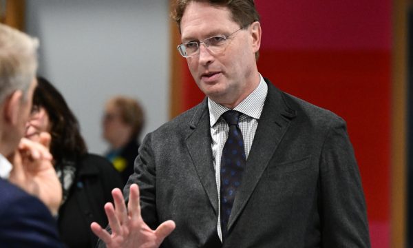 Ola Källenius, CEO del grupo automotor alemán Mercedes-Benz. Foto: Bernd Weißbrod/dpa