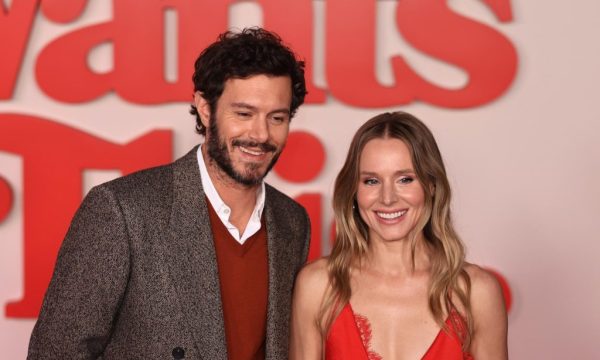 Fotografía de archivo de los actores Adam Brody y Kristen Bell. EFE/DAVID SWANSON