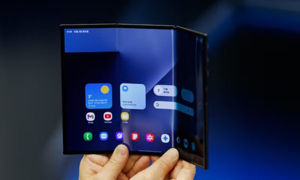 Samsung presentó este martes el Galaxy Z TriFold, su primer teléfono plegable triple que despliega una pantalla de 10 pulgadas y estará disponible desde el 12 de diciembre en Corea del Sur.